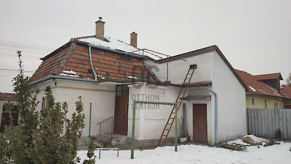 Eladó ház Komárom, Szőny