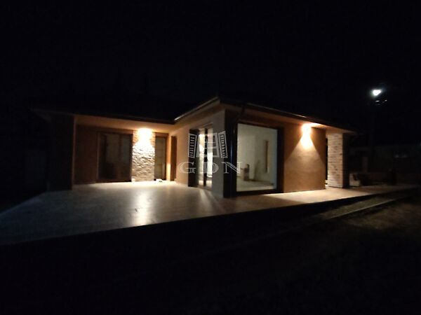 Eladó ház Csömör