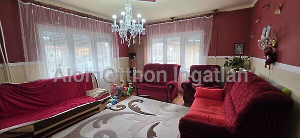 Eladó ház Baracs, Apátszállás