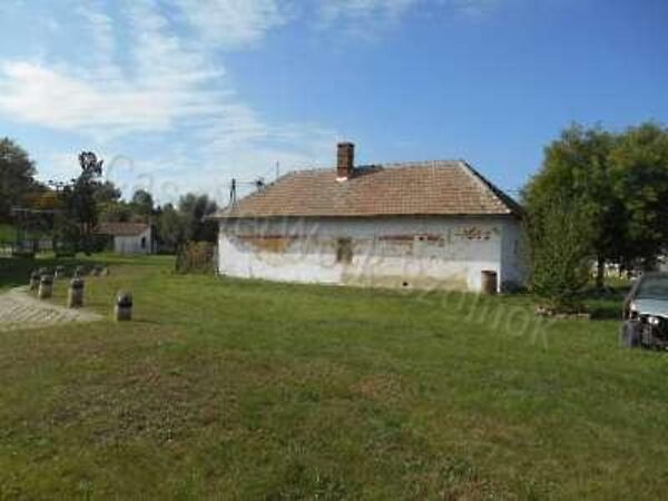 Eladó ház Besenyszög