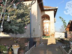 Eladó ház Nyárlőrinc