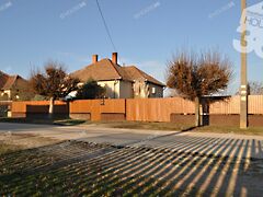 Eladó ház Nyárlőrinc