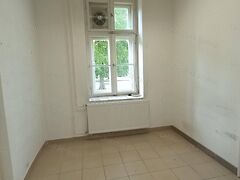 Kiadó üzleti Szolnok