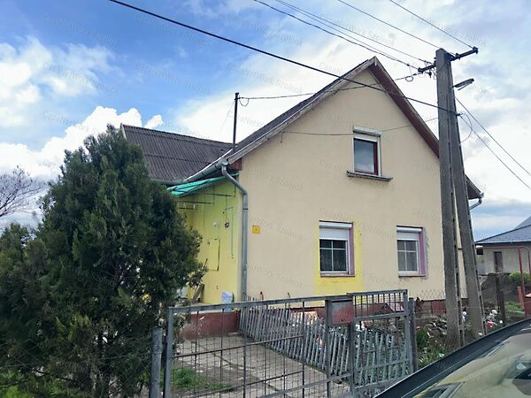 Eladó ház Tiszaföldvár