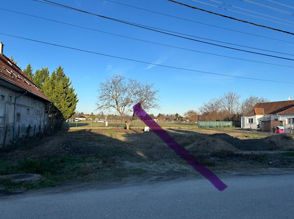 Eladó földterület Tököl