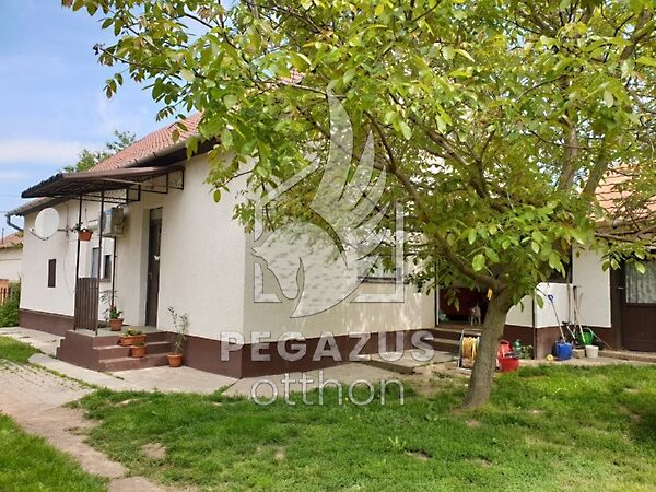 Eladó ház Tiszaigar