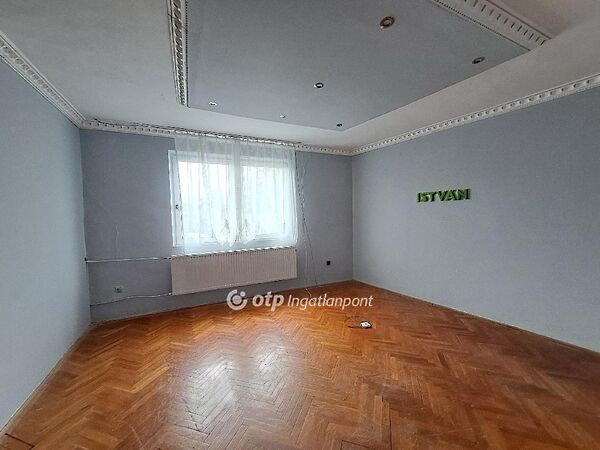 Eladó ház Kisújszállás