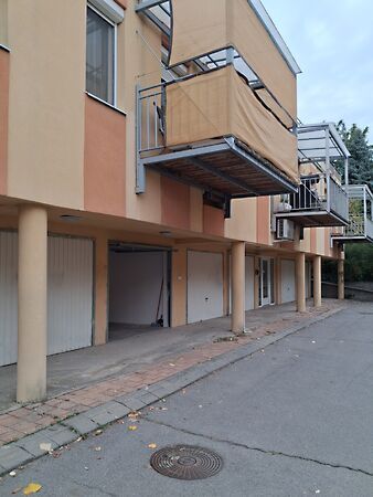 Kiadó garázs Pécs, Ledina