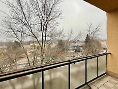 Eladó lakás Oroszlány