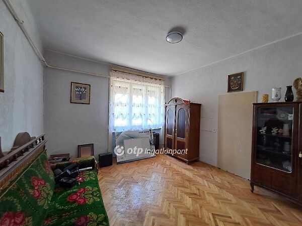 Eladó ház Kenderes