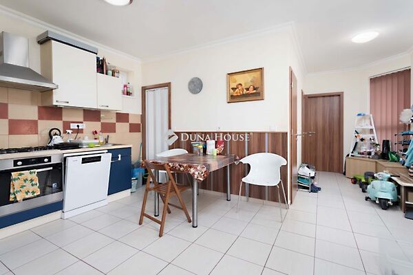 Eladó ház Jánossomorja