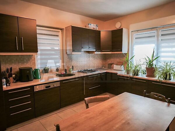 Eladó ház Sándorfalva