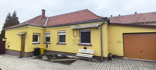 Eladó ház Devecser