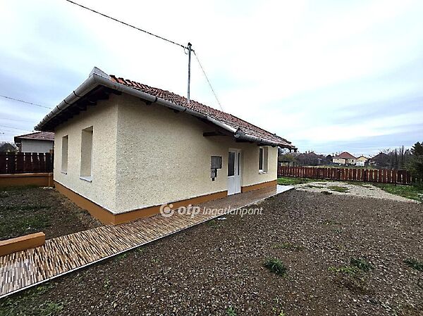 Eladó ház Heves
