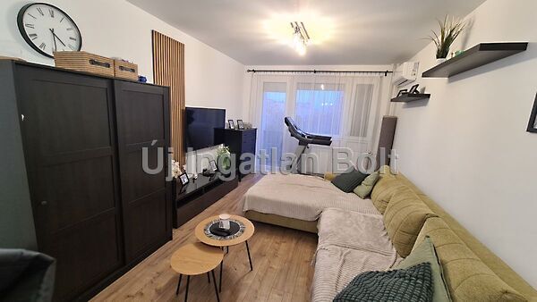 Eladó lakás Székesfehérvár, Tóváros