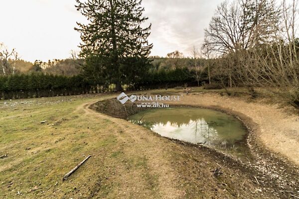 Eladó földterület Nemesmedves