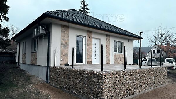 Eladó ház Vonyarcvashegy