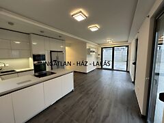 Eladó ház Nagytarcsa