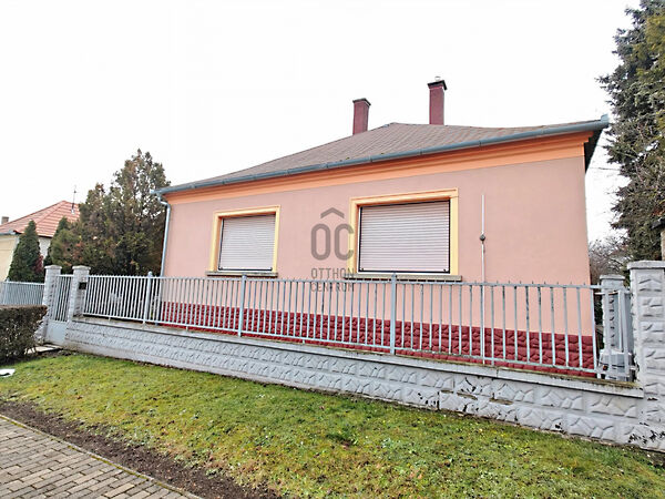 Eladó ház Devecser