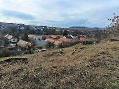 Eladó földterület Leányvár