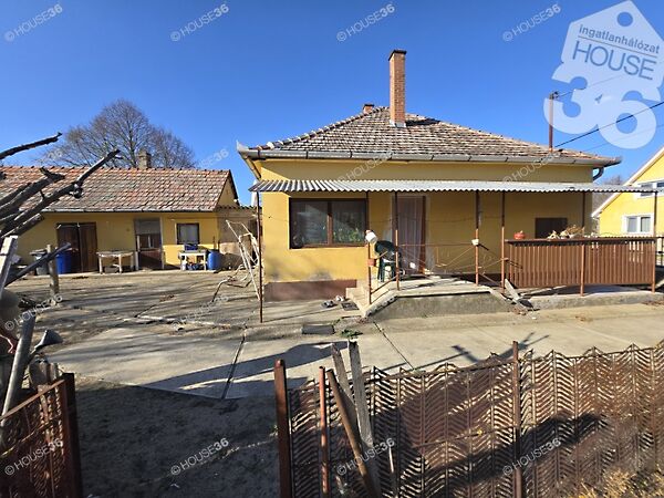 Eladó ház Ágasegyháza