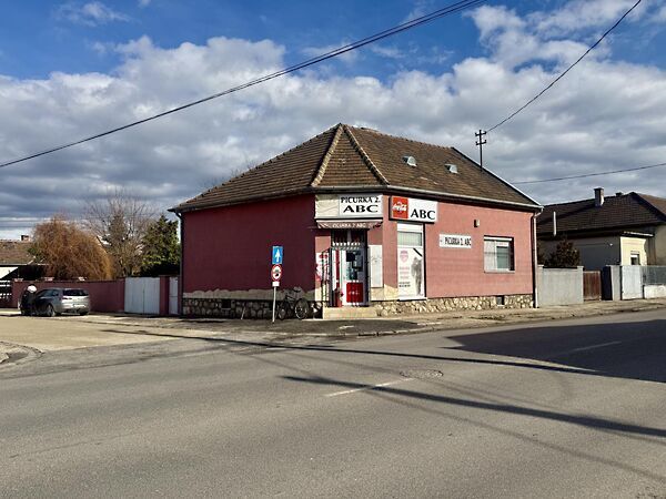 Eladó ház Komárom