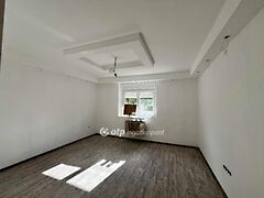 Eladó ház Előszállás