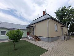 Eladó ház Mándok