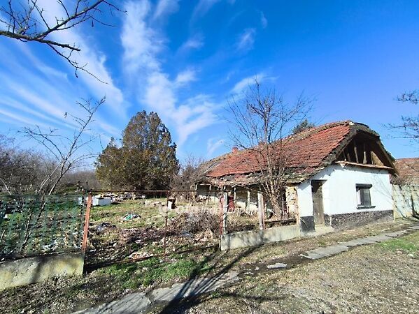 Eladó földterület Szarvas