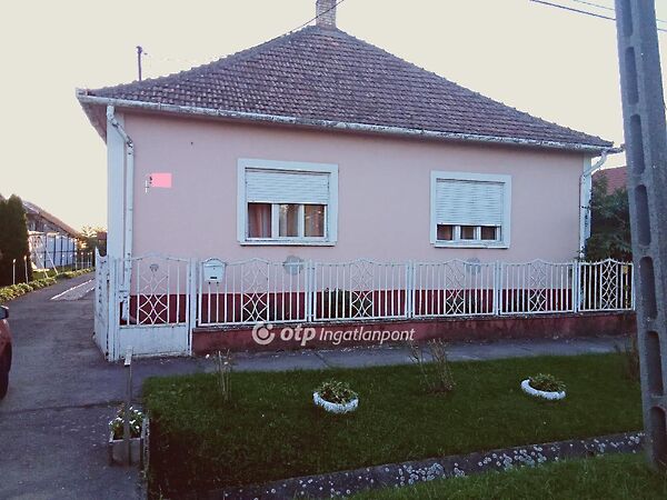 Eladó ház Csegöld