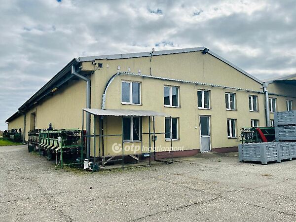 Eladó ipari Csenger