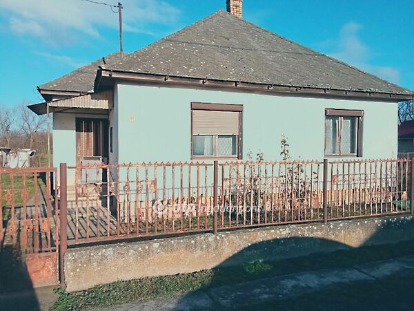 Eladó ház Kisszekeres