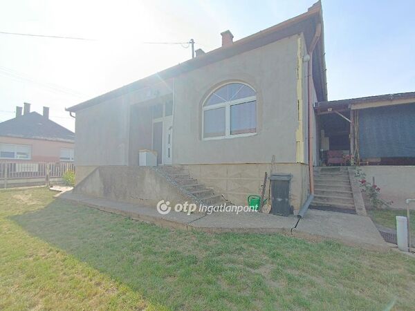 Eladó ház Szabolcsbáka