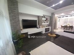 Eladó ház Téglás