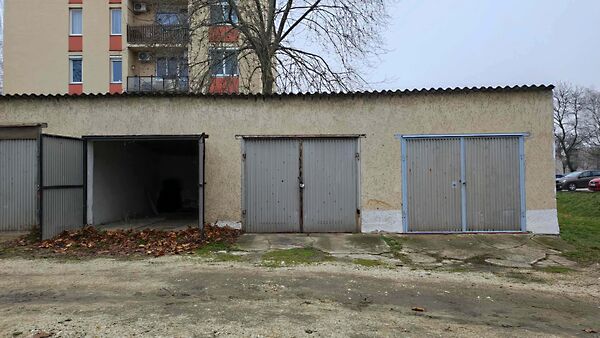 Eladó garázs Oroszlány