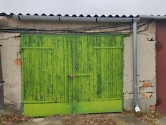 Eladó garázs Oroszlány