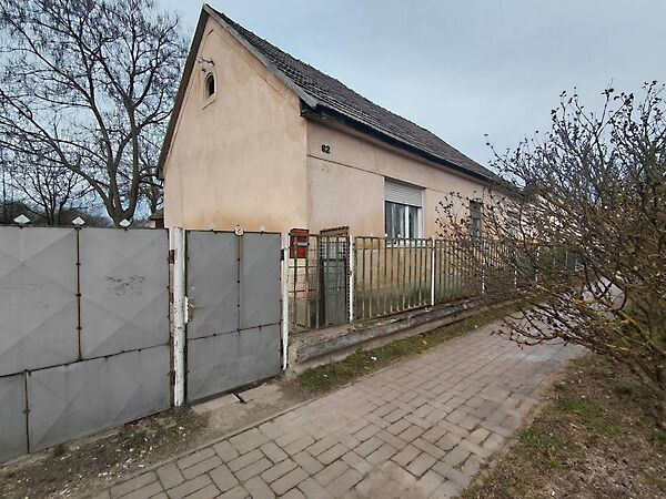 Eladó ház Kisbér