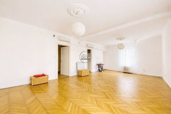 Eladó lakás Budapest, III. kerület