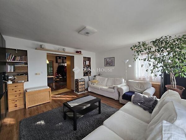 Eladó ház Cserkút