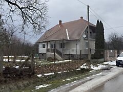 Eladó ház Monok