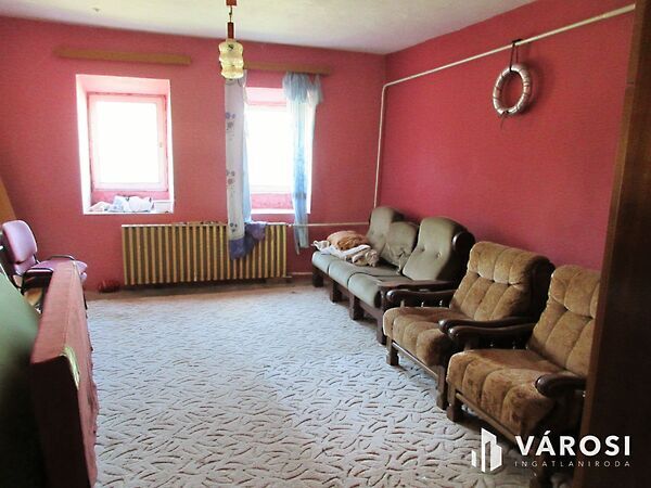 Eladó ház Pitvaros