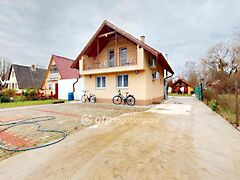 Eladó nyaraló Levelek