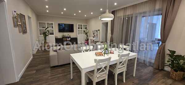 Eladó ház Dunaújváros, Újtelep