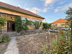 Eladó ház Poroszló