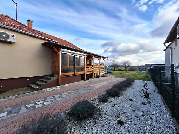 Eladó ház Tüskevár