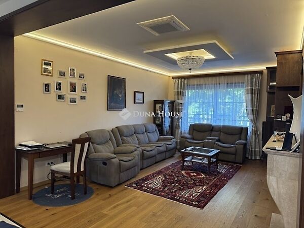 Eladó ház Budapest, XV. kerület