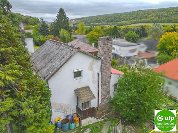 Eladó ház Remeteszőlős