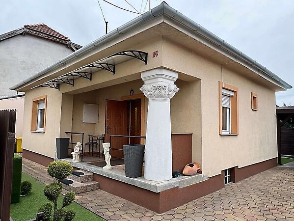 Eladó ház Budakalász