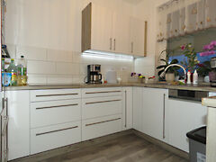 Eladó ház Újrónafő