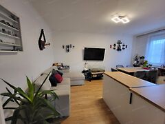 Eladó lakás Győr, Adyváros